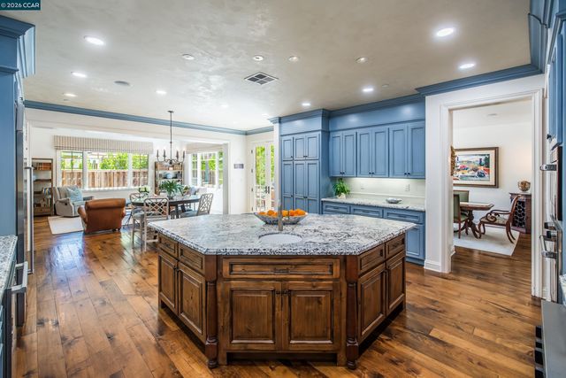 53 Hidden Oaks Dr, Lafayette, CA 94549