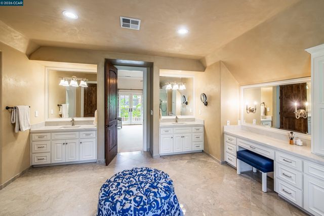 53 Hidden Oaks Dr, Lafayette, CA 94549