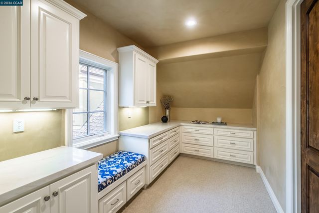 53 Hidden Oaks Dr, Lafayette, CA 94549