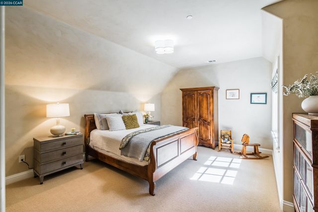 53 Hidden Oaks Dr, Lafayette, CA 94549