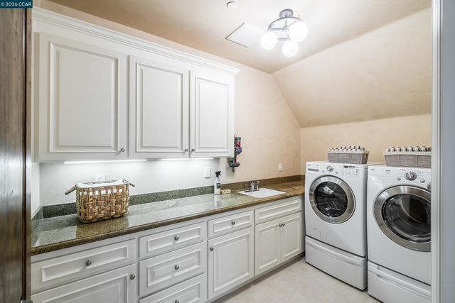 53 Hidden Oaks Dr, Lafayette, CA 94549