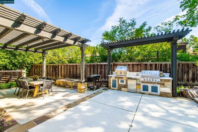 53 Hidden Oaks Dr, Lafayette, CA 94549