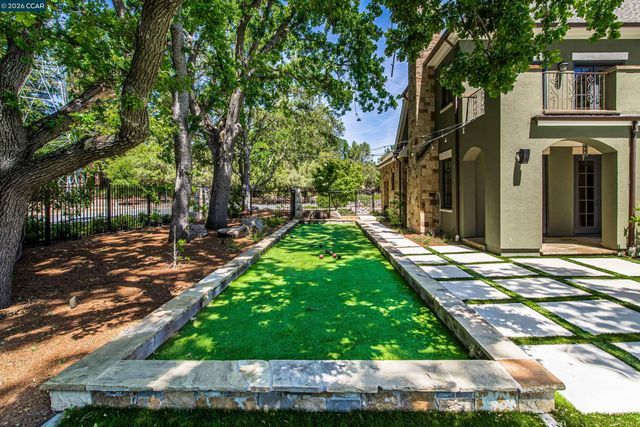 53 Hidden Oaks Dr, Lafayette, CA 94549