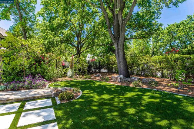 53 Hidden Oaks Dr, Lafayette, CA 94549