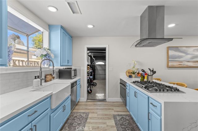 218 Foxbury, Pomona, CA 91767