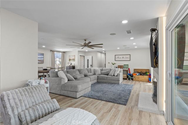 218 Foxbury, Pomona, CA 91767