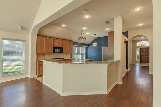 3925 Sharondale Drive, Flower Mound, TX 75022