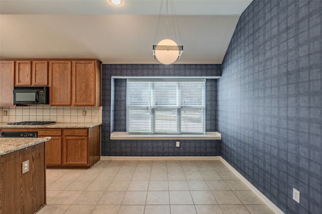 3925 Sharondale Drive, Flower Mound, TX 75022