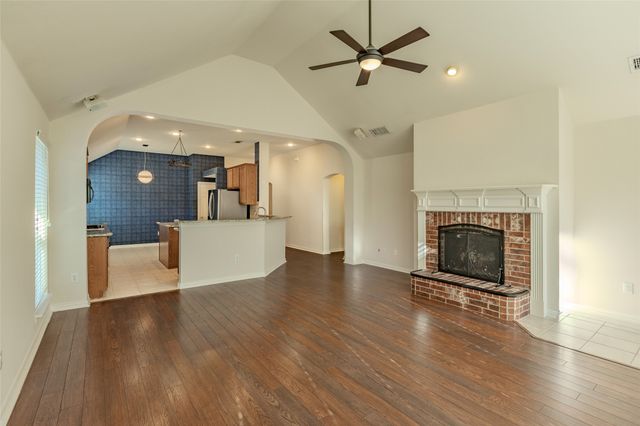 3925 Sharondale Drive, Flower Mound, TX 75022