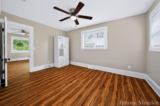 312 Emmons Street Se, Caledonia Vlg, MI 49316
