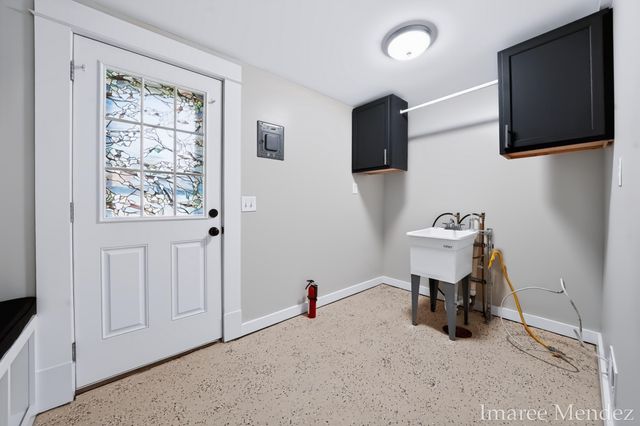 312 Emmons Street Se, Caledonia Vlg, MI 49316