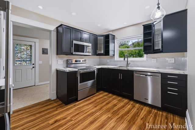 312 Emmons Street Se, Caledonia Vlg, MI 49316