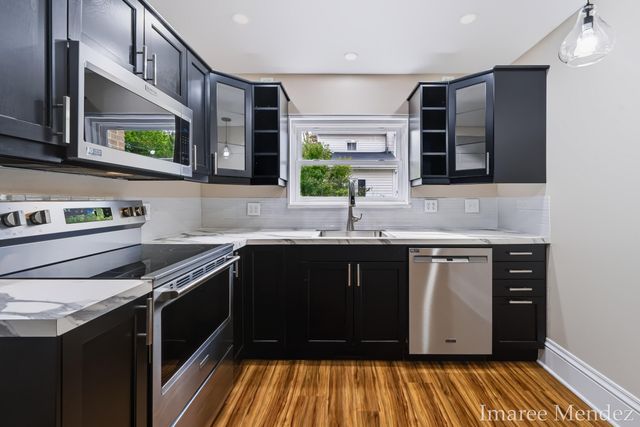 312 Emmons Street Se, Caledonia Vlg, MI 49316