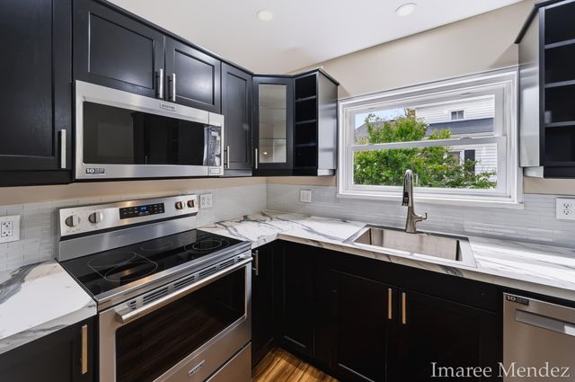 312 Emmons Street Se, Caledonia Vlg, MI 49316