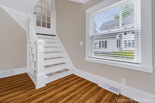 312 Emmons Street Se, Caledonia Vlg, MI 49316
