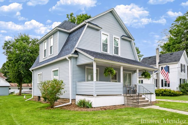 312 Emmons Street Se, Caledonia Vlg, MI 49316