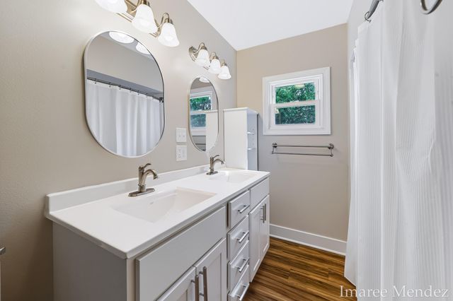 312 Emmons Street Se, Caledonia Vlg, MI 49316
