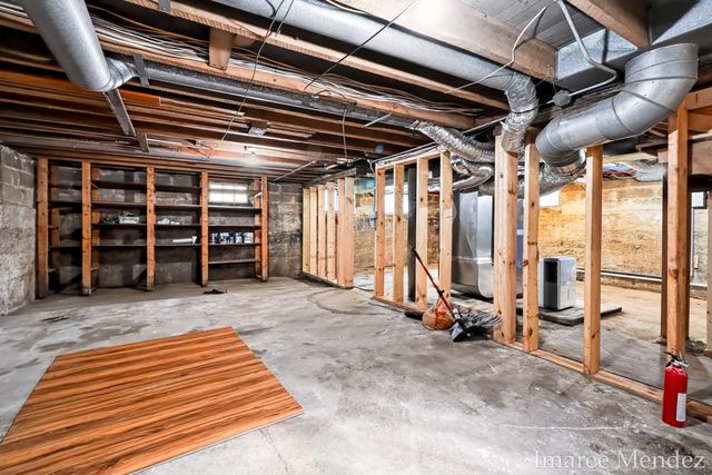 312 Emmons Street Se, Caledonia Vlg, MI 49316