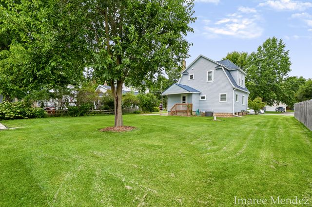 312 Emmons Street Se, Caledonia Vlg, MI 49316