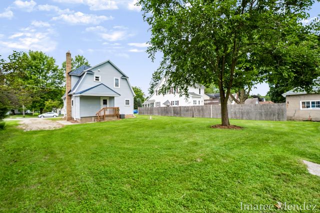 312 Emmons Street Se, Caledonia Vlg, MI 49316