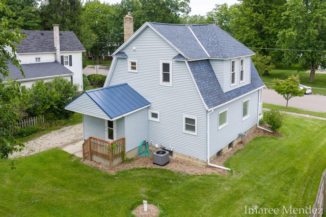 312 Emmons Street Se, Caledonia Vlg, MI 49316