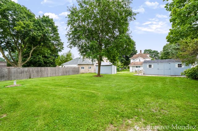 312 Emmons Street Se, Caledonia Vlg, MI 49316