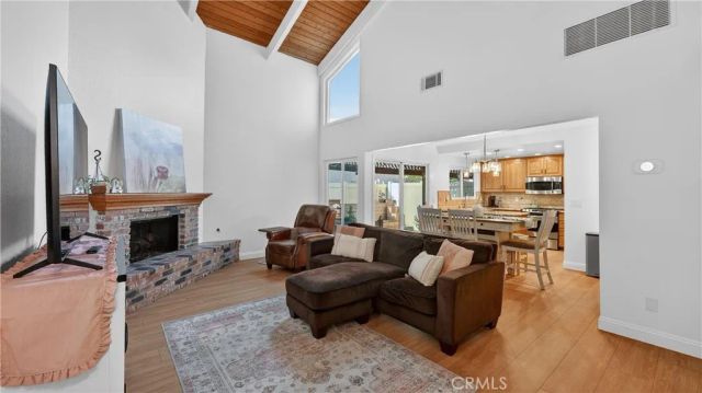 4304 Lincoln Plaza, Cypress, CA 90630