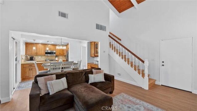 4304 Lincoln Plaza, Cypress, CA 90630