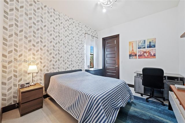 8723 NW 161st Ter, Miami Lakes, FL 33018