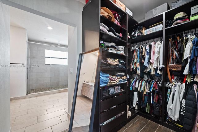 8723 NW 161st Ter, Miami Lakes, FL 33018