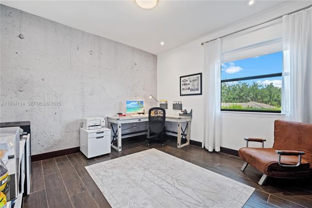 8723 NW 161st Ter, Miami Lakes, FL 33018