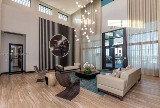 8723 NW 161st Ter, Miami Lakes, FL 33018