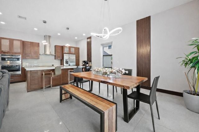 8723 NW 161st Ter, Miami Lakes, FL 33018