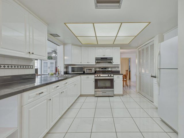 9111 NW 25th Court, Sunrise, FL 33322