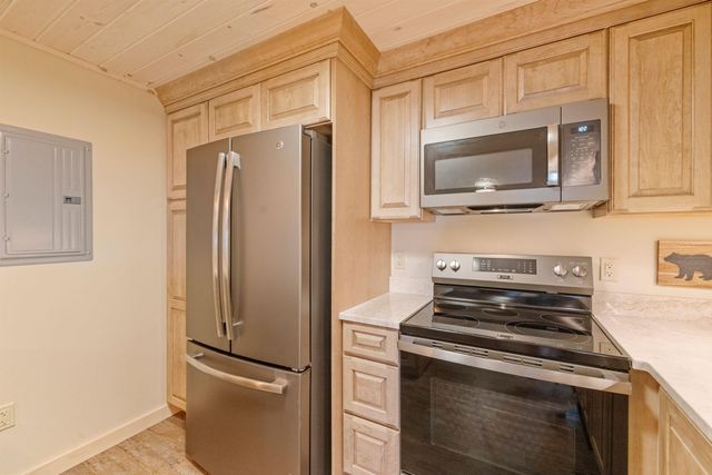38 Lake Shore Dr Unit 10, Moultonborough, NH 03254