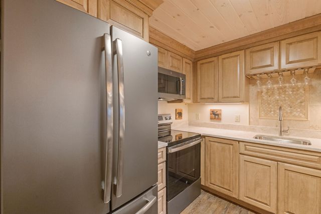 38 Lake Shore Dr Unit 10, Moultonborough, NH 03254