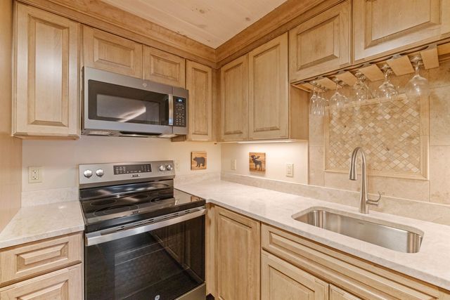 38 Lake Shore Dr Unit 10, Moultonborough, NH 03254