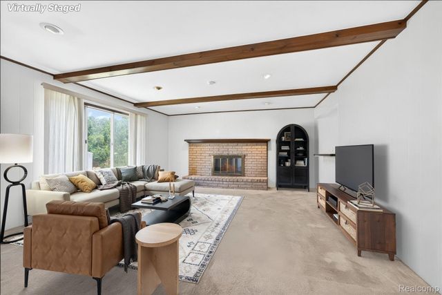 20257 Coachwood Road W, Riverview, MI 48193