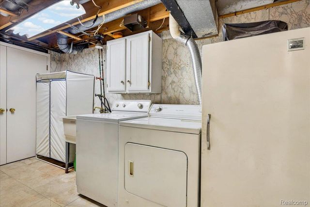 20257 Coachwood Road W, Riverview, MI 48193