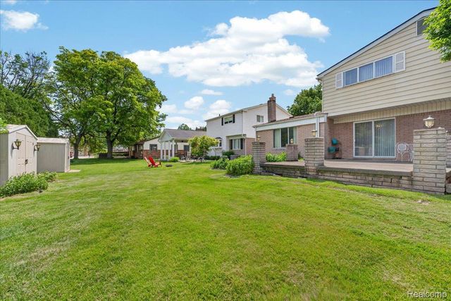 20257 Coachwood Road W, Riverview, MI 48193