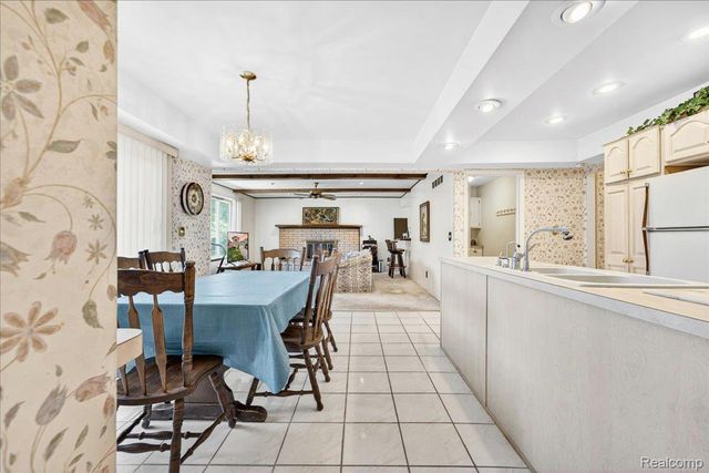 20257 Coachwood Road W, Riverview, MI 48193
