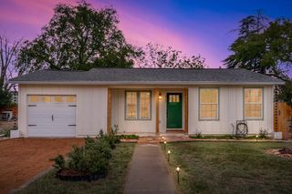 713 Lamar St, Kerrville, TX 78028