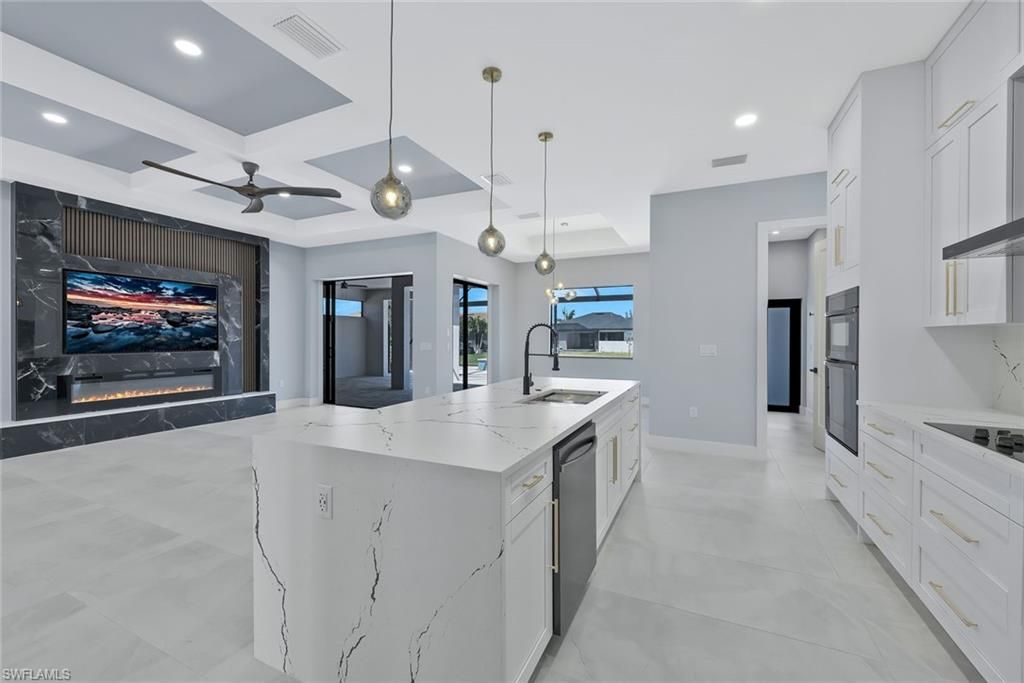 Image 12 of property listing at 2017 SW 31st TER, Cape Coral, FL 33914