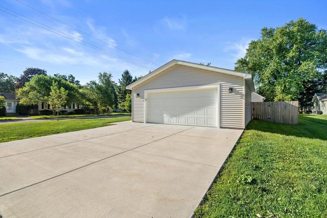 403 Walworth STREET, Lake Geneva, WI 53147