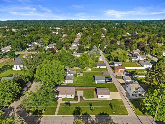 403 Walworth STREET, Lake Geneva, WI 53147