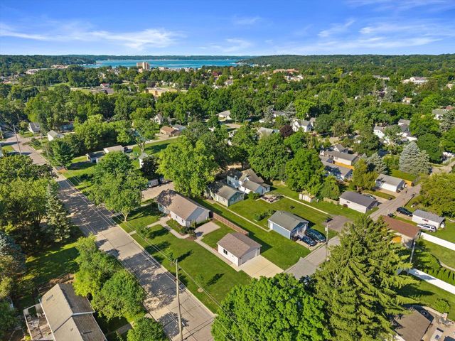 403 Walworth STREET, Lake Geneva, WI 53147