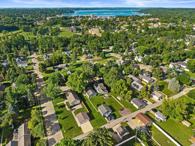403 Walworth STREET, Lake Geneva, WI 53147