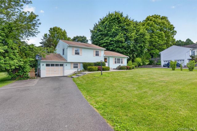 82 Barnes Road, Washingtonville, NY 10992