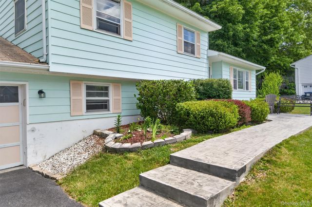 82 Barnes Road, Washingtonville, NY 10992