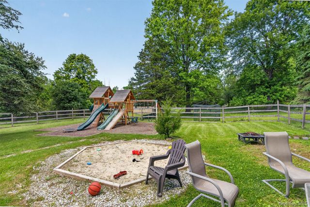 82 Barnes Road, Washingtonville, NY 10992